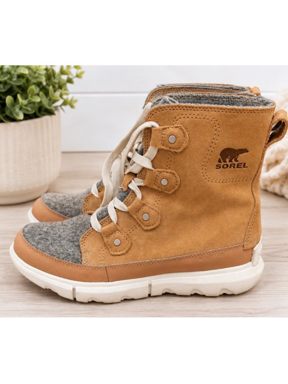 Sorel Explorer II Carnival Women’s Size 8 Tan Gray Suede Winter Boots